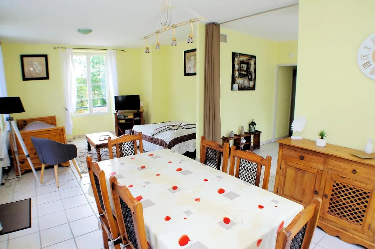 Hébergement de vacances Gîte Le domaine de l'Escadasse Faycelles